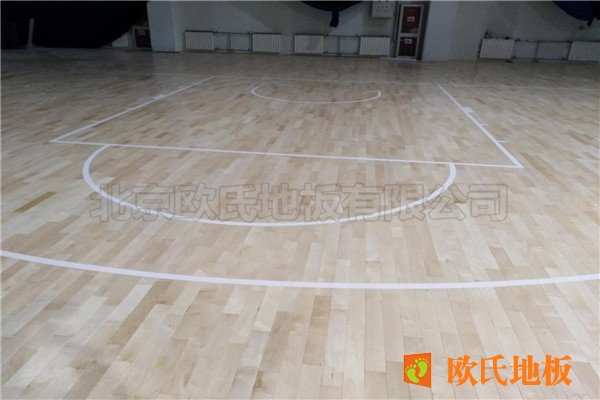 如何保障体育木地板的稳定
